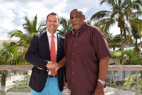 Norsk forretningsmann møter barndomshelten Clyde Best – The Royal Gazette