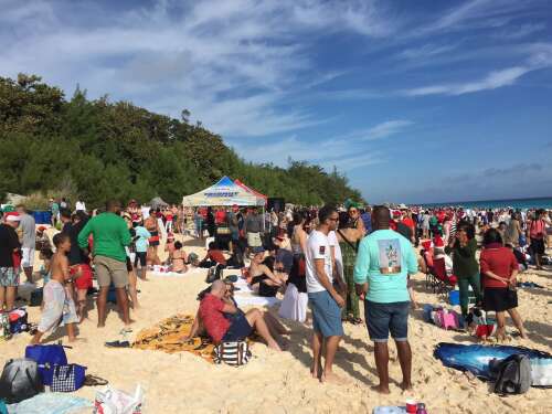 Výzva KBB, aby sa zabránilo vianočnému jazyku na pláži Elbow Beach – Kráľovský vestník